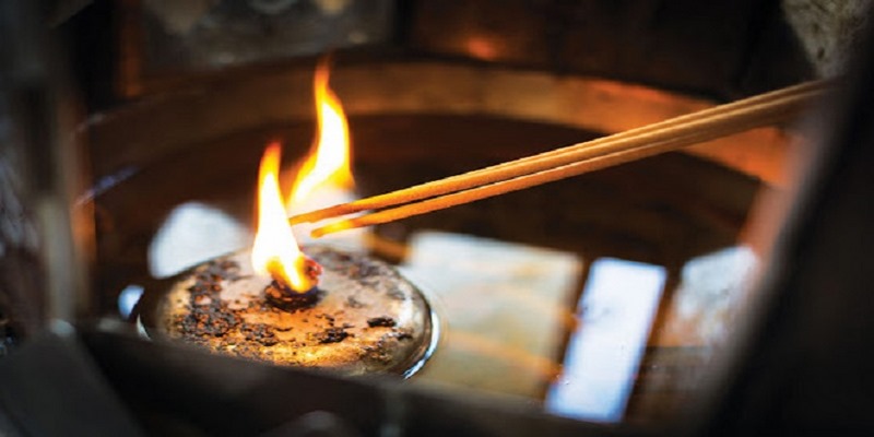 Tham khảo các cách đốt vía giải đen cờ bạc được nhiều người thực hiện hiệu quả
